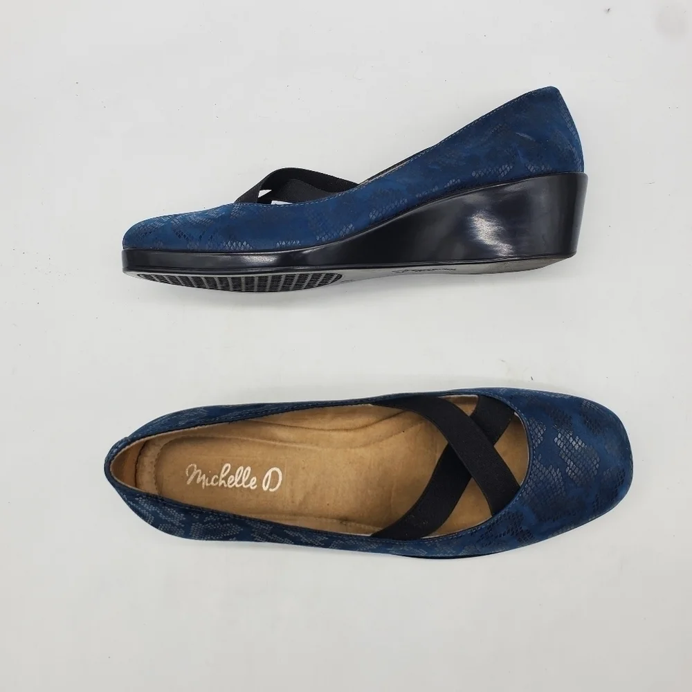 Michelle D Shoes Women 9M Brenda Navy Blue Reptile Square Toe Wedge Pump